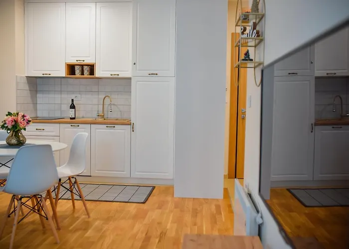 Lucija アパート ズラティボール